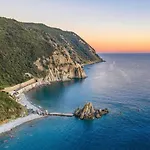 Popii Al Mare In Storica Fronte Mare Con Wifi E Aria Condizionata, Arredamenti Di Pregio E Giardino Parcheggio A Pagamento Su Richiesta Villa Riva Trigoso