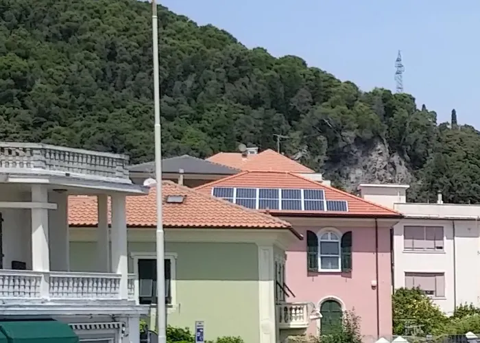 Popii Al Mare In Storica Fronte Mare Con Wifi E Aria Condizionata, Arredamenti Di Pregio E Giardino Parcheggio A Pagamento Su Richiesta *