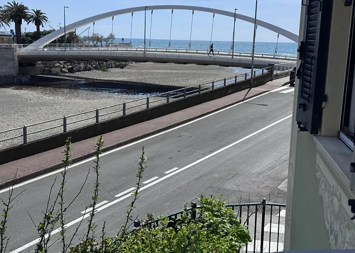 Popii Al Mare In Storica Fronte Mare Con Wifi E Aria Condizionata, Arredamenti Di Pregio E Giardino Parcheggio A Pagamento Su Richiesta