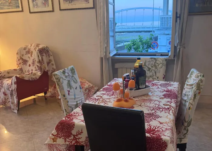 Villa Popii Al Mare In Storica Fronte Mare Con Wifi E Aria Condizionata, Arredamenti Di Pregio E Giardino Parcheggio A Pagamento Su Richiesta *