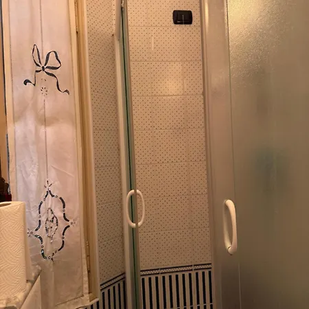 Popii Al Mare In Storica Fronte Mare Con Wifi E Aria Condizionata, Arredamenti Di Pregio E Giardino Parcheggio A Pagamento Su Richiesta Villa *