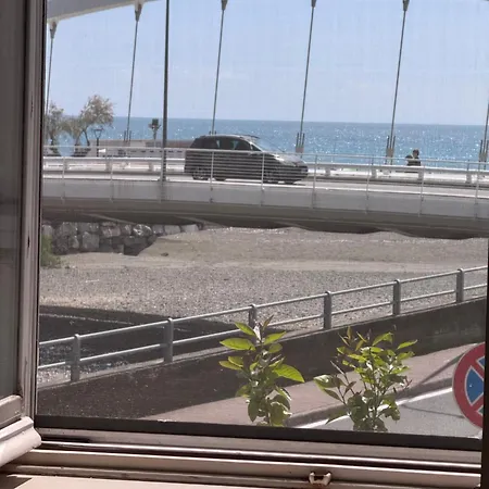 Popii Al Mare In Storica Fronte Mare Con Wifi E Aria Condizionata, Arredamenti Di Pregio E Giardino Parcheggio A Pagamento Su Richiesta Villa