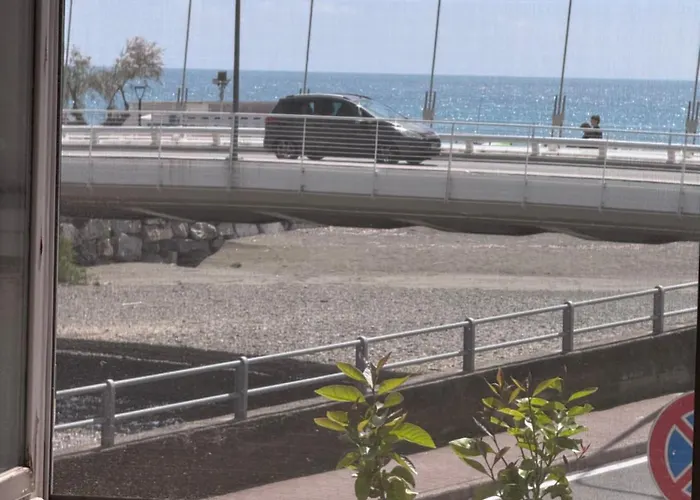 Popii Al Mare In Storica Fronte Mare Con Wifi E Aria Condizionata, Arredamenti Di Pregio E Giardino Parcheggio A Pagamento Su Richiesta Villa